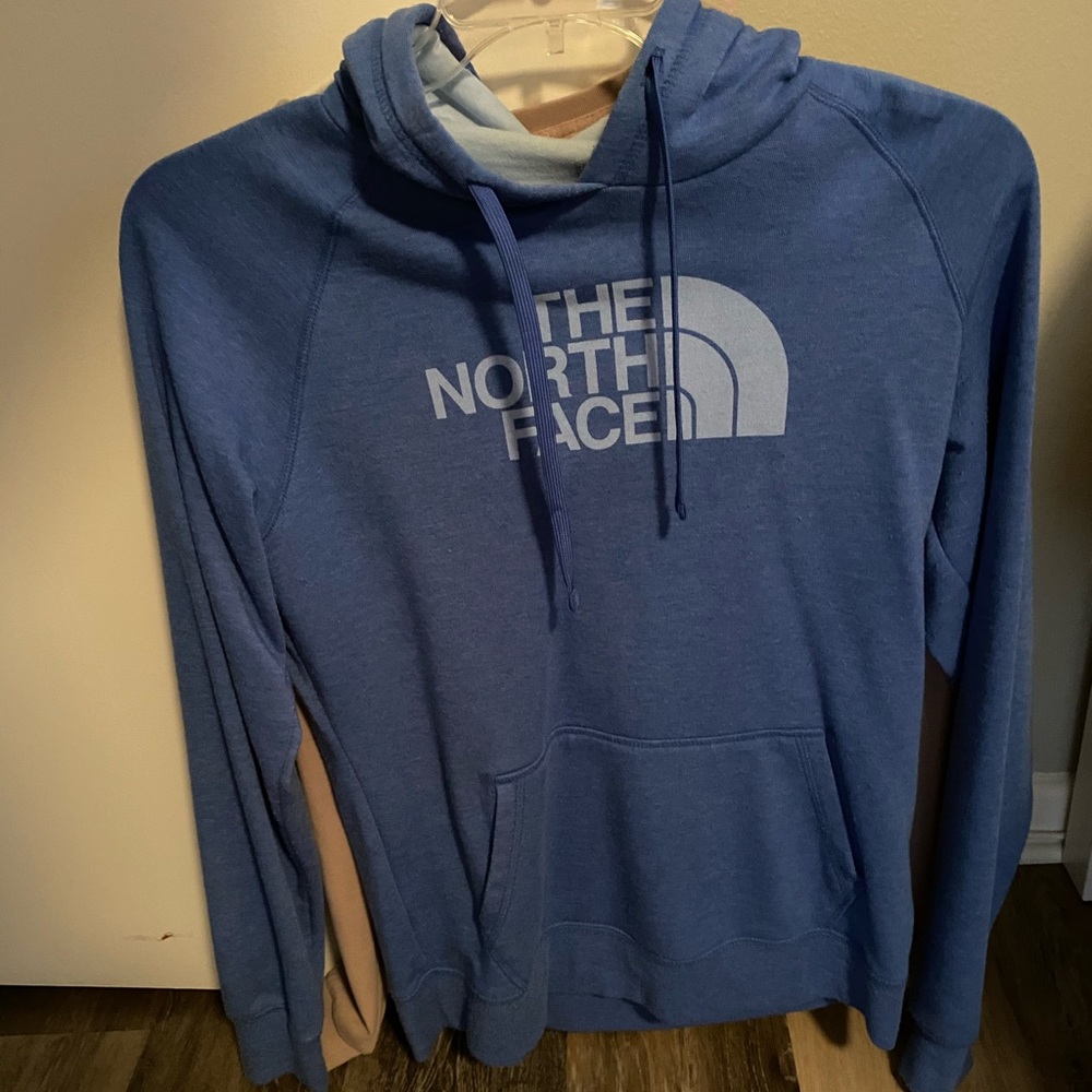 Women’s North Face hoodie
